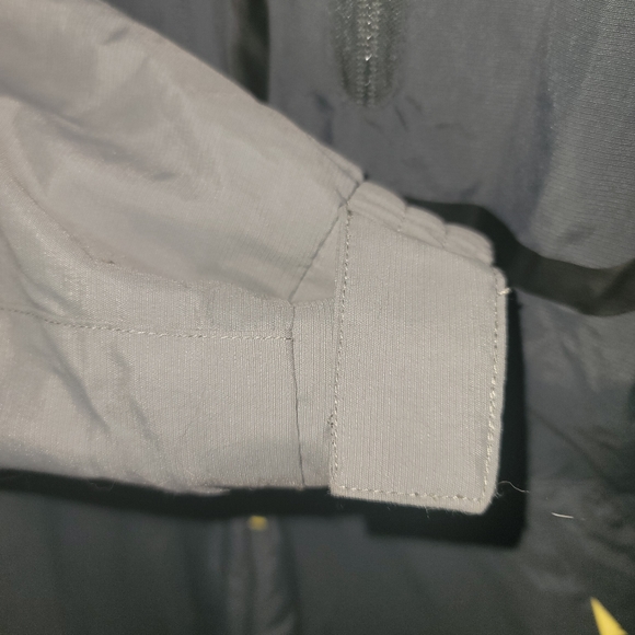 Youth LG Gander Mountain 3 -1 ski jkt hood missing - Picture 4 of 14